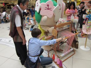 ミヤリーのさをり織り体験